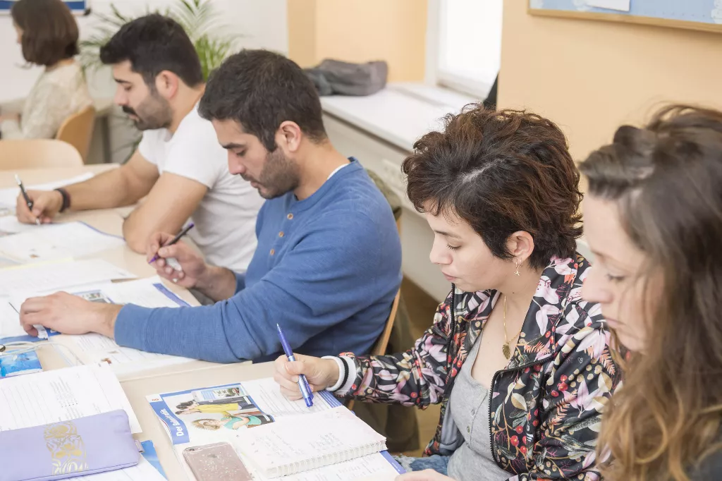 Teilnehmer die etwas ausarbeiten